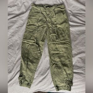 Banana Republic cropped cargo utility pant with tie belt